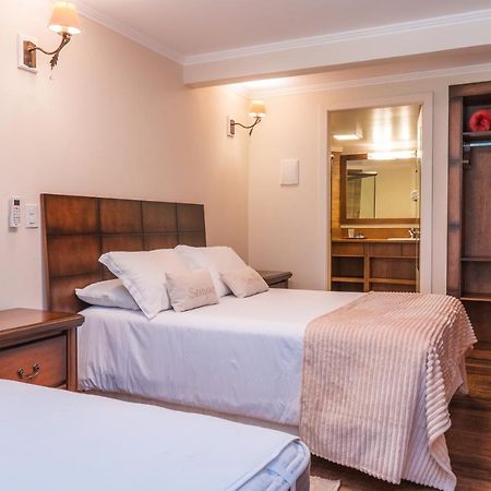 Suites Refugio Do Vale กรามาโด ภายนอก รูปภาพ