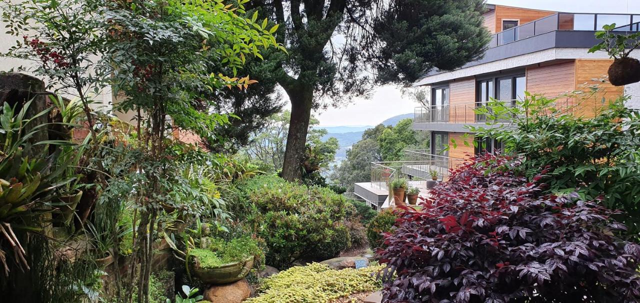 Suites Refugio Do Vale กรามาโด ภายนอก รูปภาพ