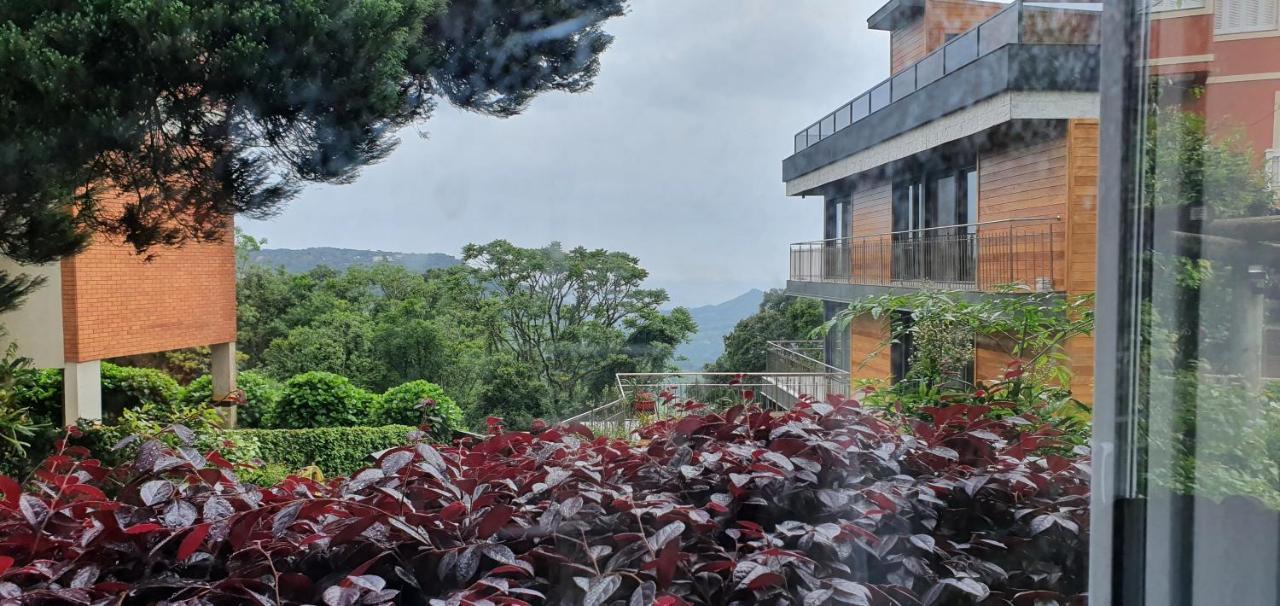 Suites Refugio Do Vale กรามาโด ภายนอก รูปภาพ