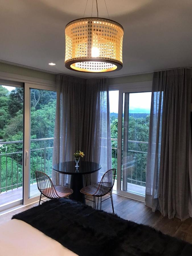 Suites Refugio Do Vale กรามาโด ภายนอก รูปภาพ