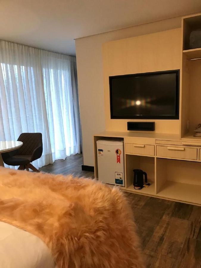 Suites Refugio Do Vale กรามาโด ภายนอก รูปภาพ