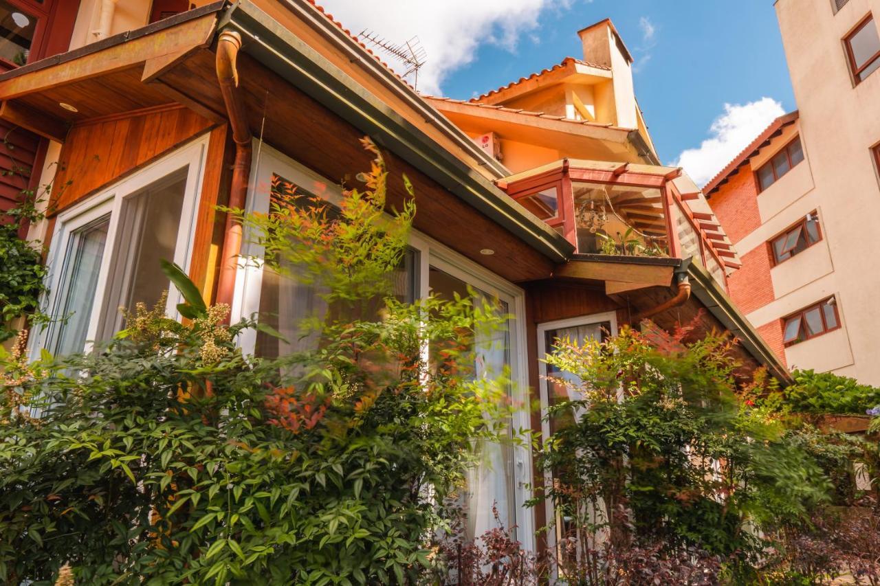 Suites Refugio Do Vale กรามาโด ภายนอก รูปภาพ