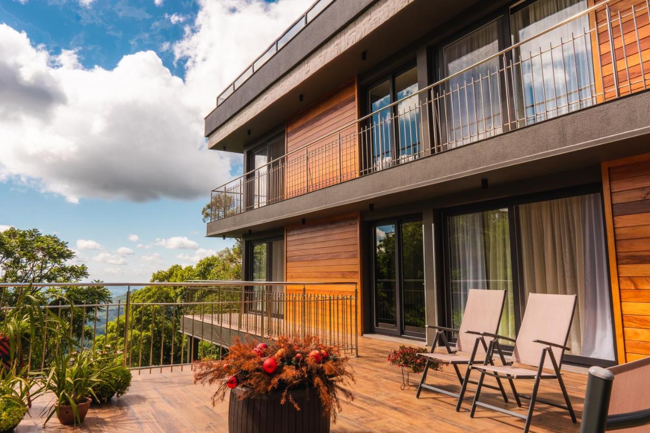 Suites Refugio Do Vale กรามาโด ภายนอก รูปภาพ