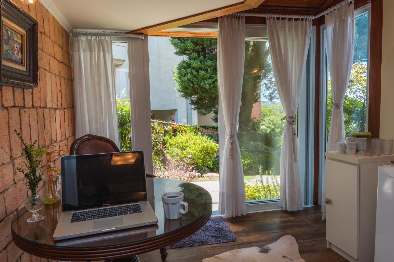Suites Refugio Do Vale กรามาโด ภายนอก รูปภาพ