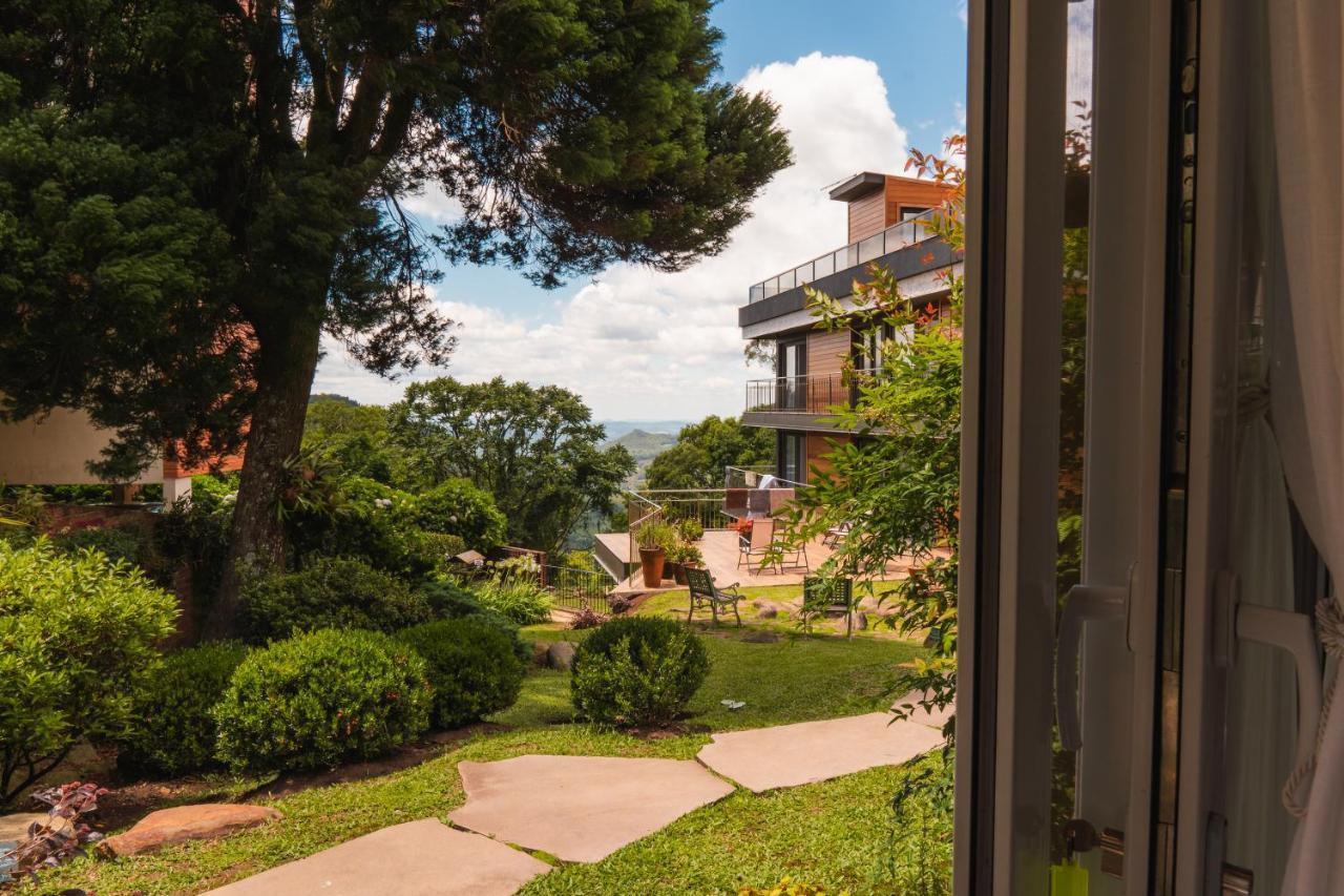 Suites Refugio Do Vale กรามาโด ภายนอก รูปภาพ