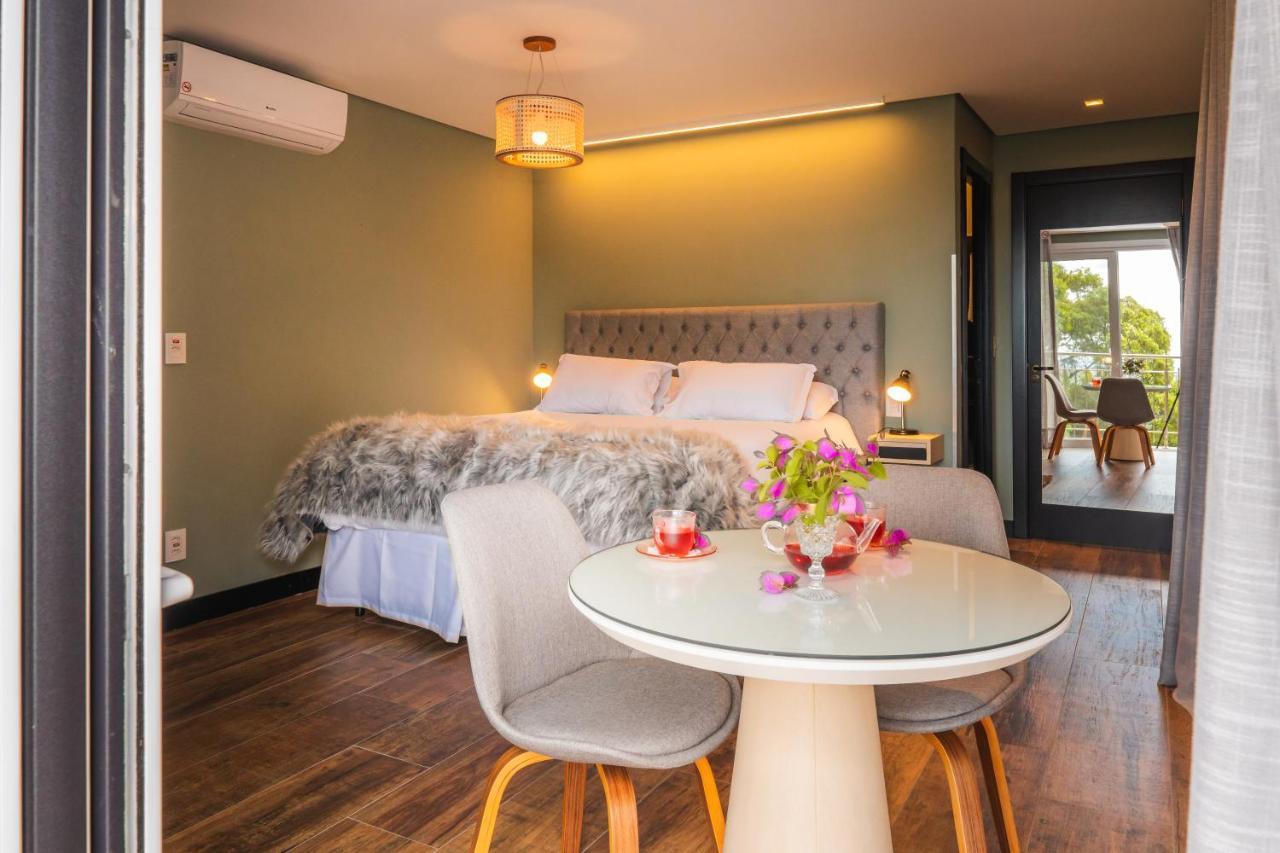 Suites Refugio Do Vale กรามาโด ภายนอก รูปภาพ