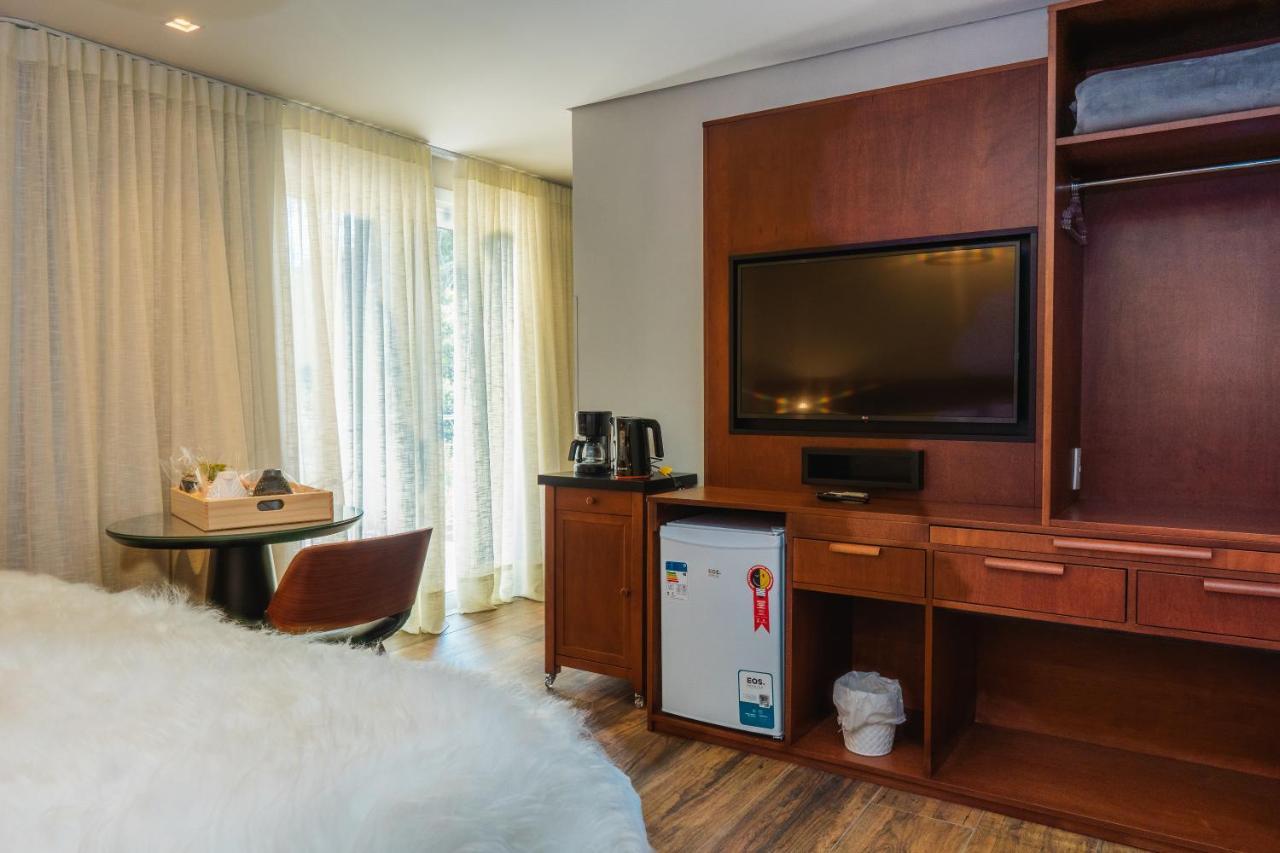 Suites Refugio Do Vale กรามาโด ภายนอก รูปภาพ